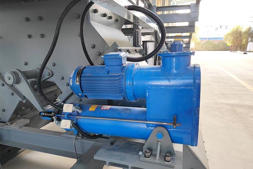 Conveyor tripper motor